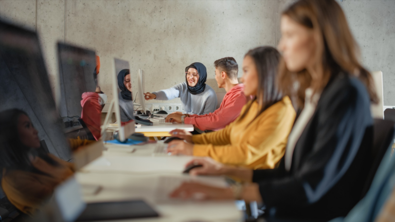 Δωρεάν Προγράμματα AI & Green Skills από EY & Microsoft – Αναβάθμισε το μέλλον σου